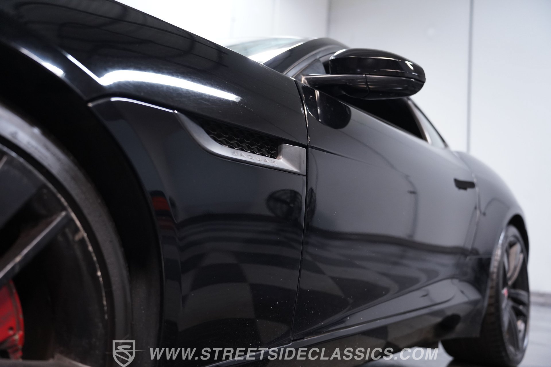 Used 2016 Jaguar F-TYPE Coupe RWD image 20