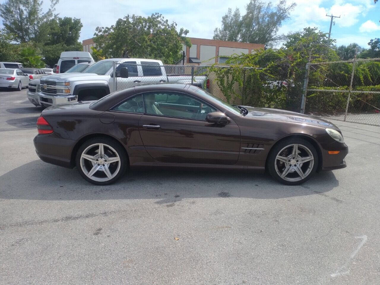 Used 2012 Mercedes-Benz SL 550 image 4