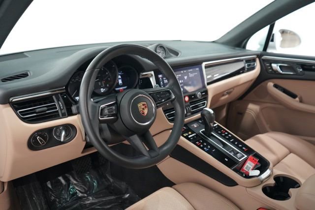 Used 2023 Porsche Macan Turbo AWD/4WD image 14