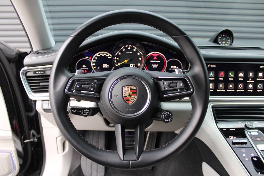 Used 2023 Porsche Panamera 4 image 20