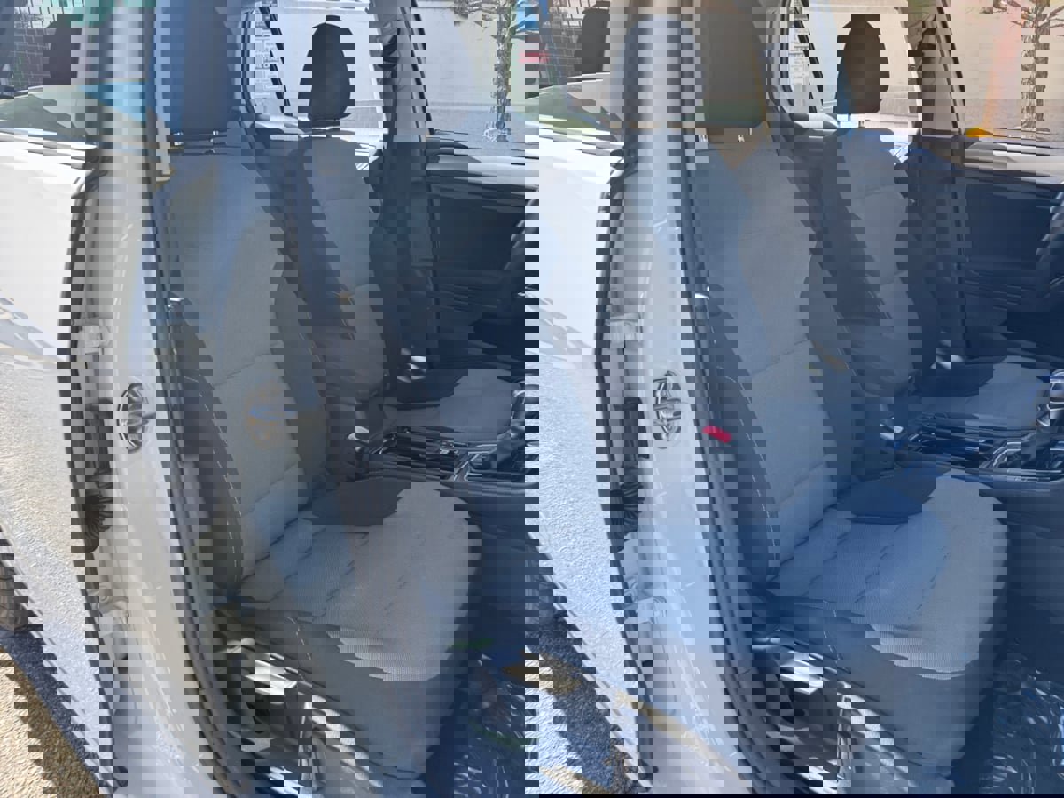 Used 2016 Volkswagen e-Golf SE w/ DC Fast Charging Package image 19