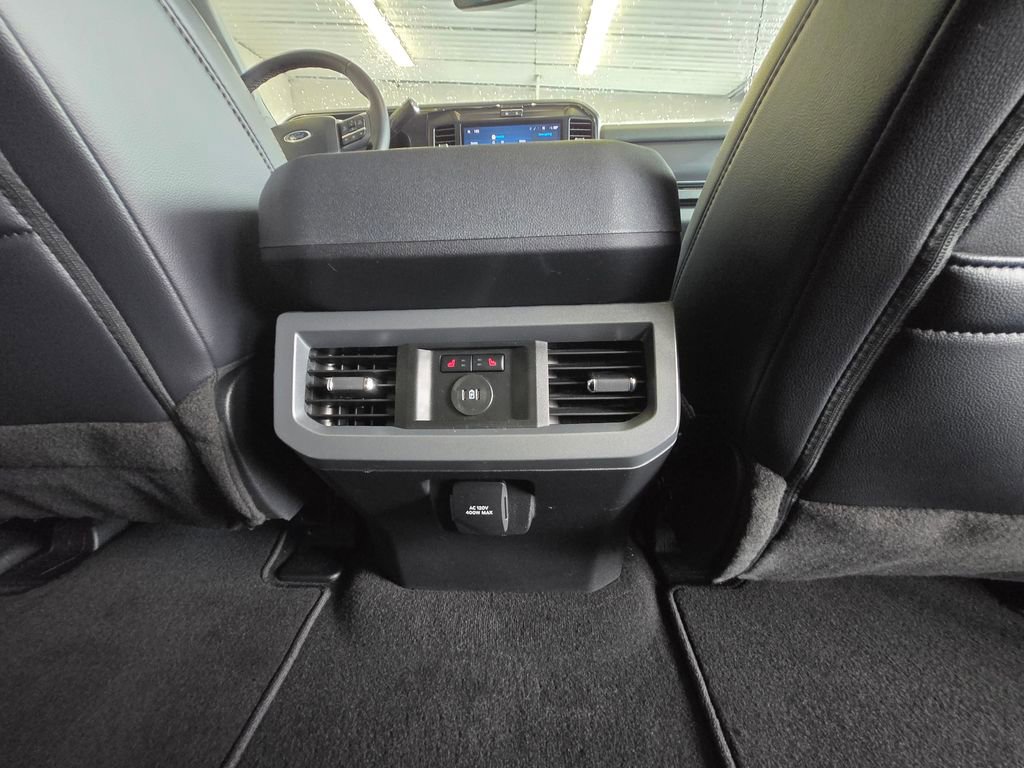 Used 2025 Ford F250 Lariat w/ Chrome Package image 25