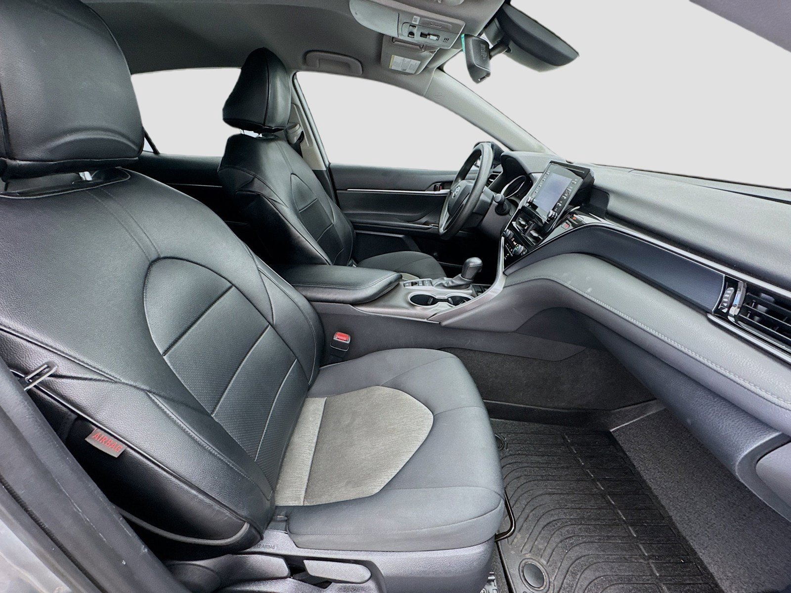 Used 2024 Toyota Camry LE FWD image 18