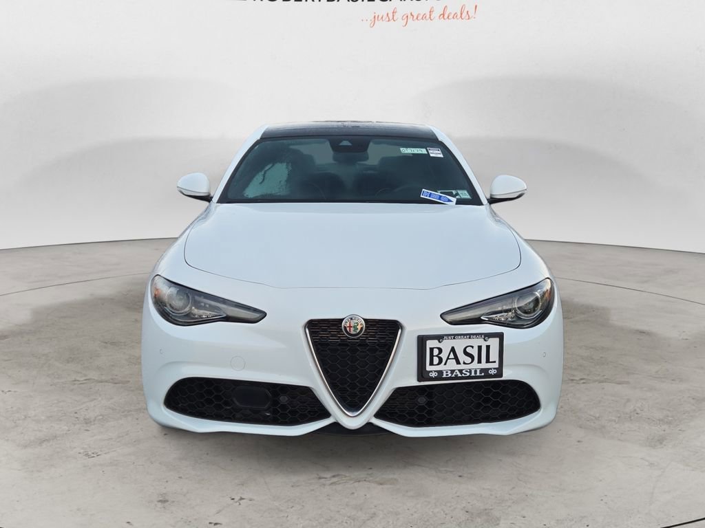 Used 2022 Alfa Romeo Giulia Ti image 8