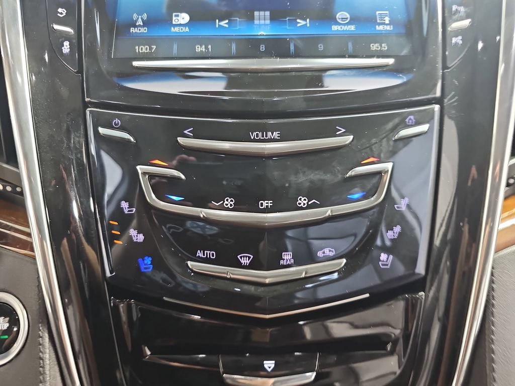 Certified 2018 Cadillac Escalade ESV Luxury AWD/4WD image 30
