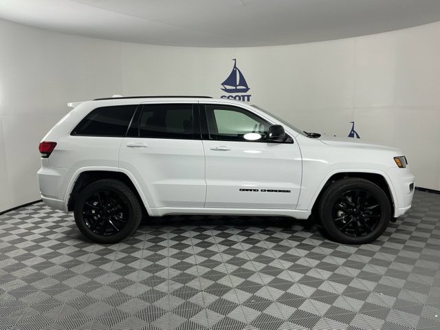 Used 2021 Jeep Grand Cherokee Laredo X AWD/4WD image 6