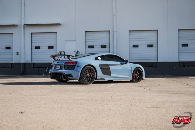 Used 2018 Audi R8 V10 w/ Premium Package image 17