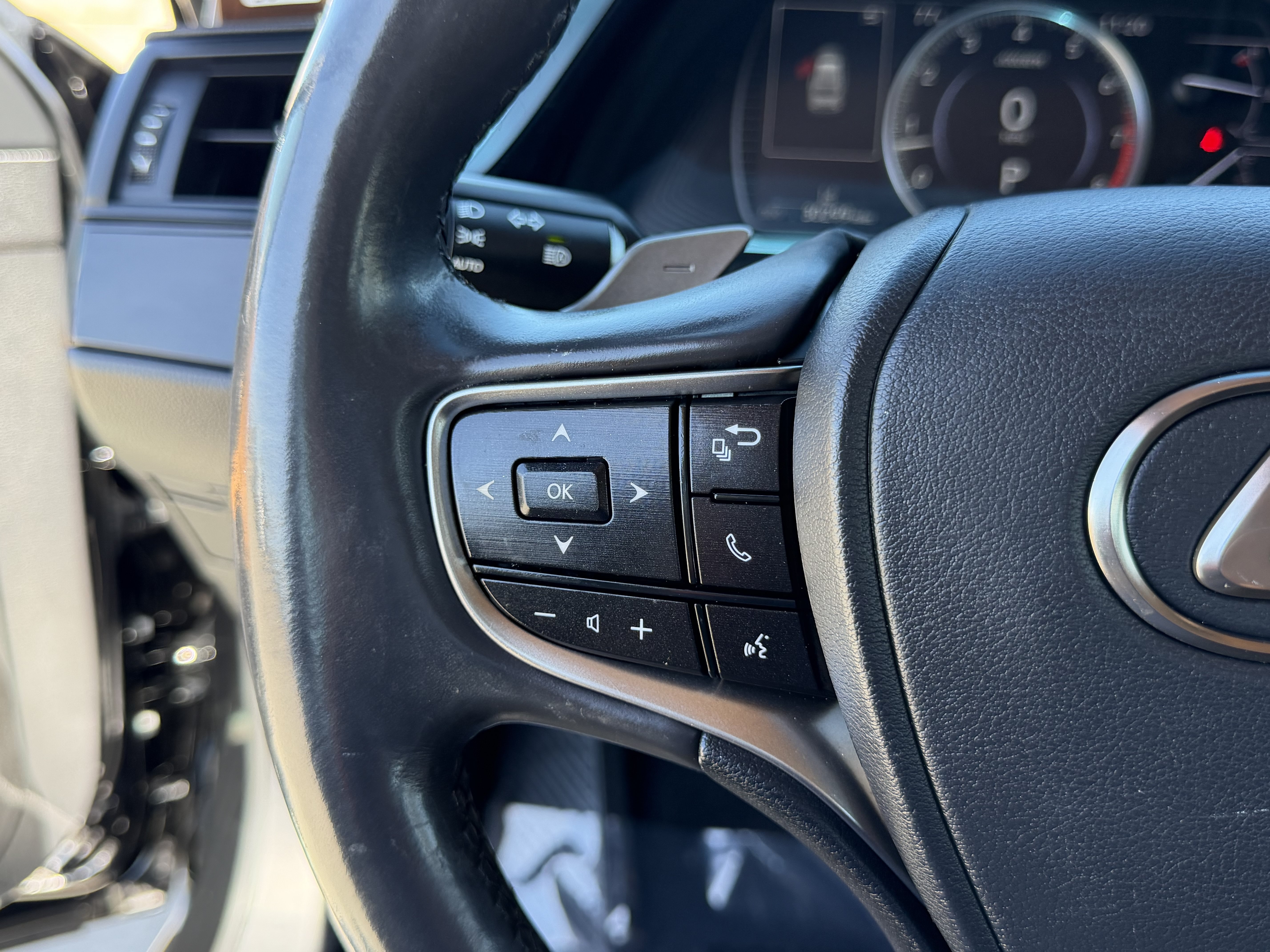 Certified 2023 Lexus ES 350 w/ Premium Package FWD image 24