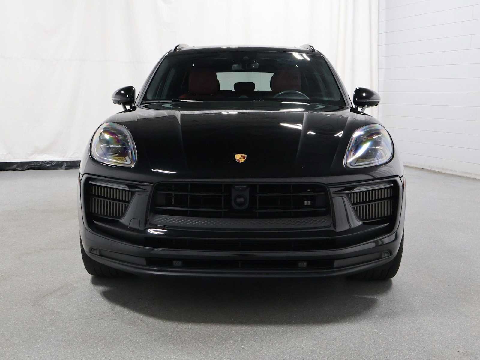 Certified 2023 Porsche Macan S AWD/4WD image 14