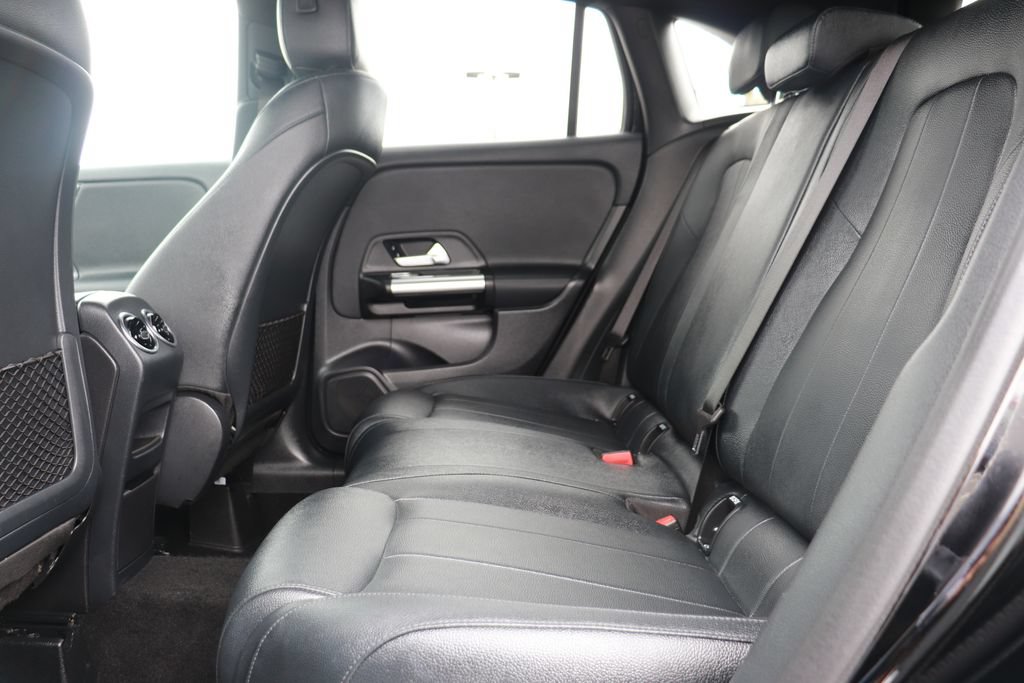 Used 2025 Mercedes-Benz GLA 250 image 14