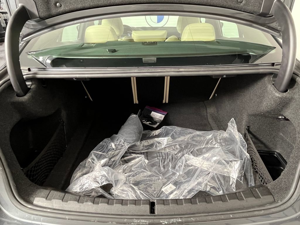 Certified 2022 BMW 330i xDrive Sedan w/ Driving Assistance Package image 18