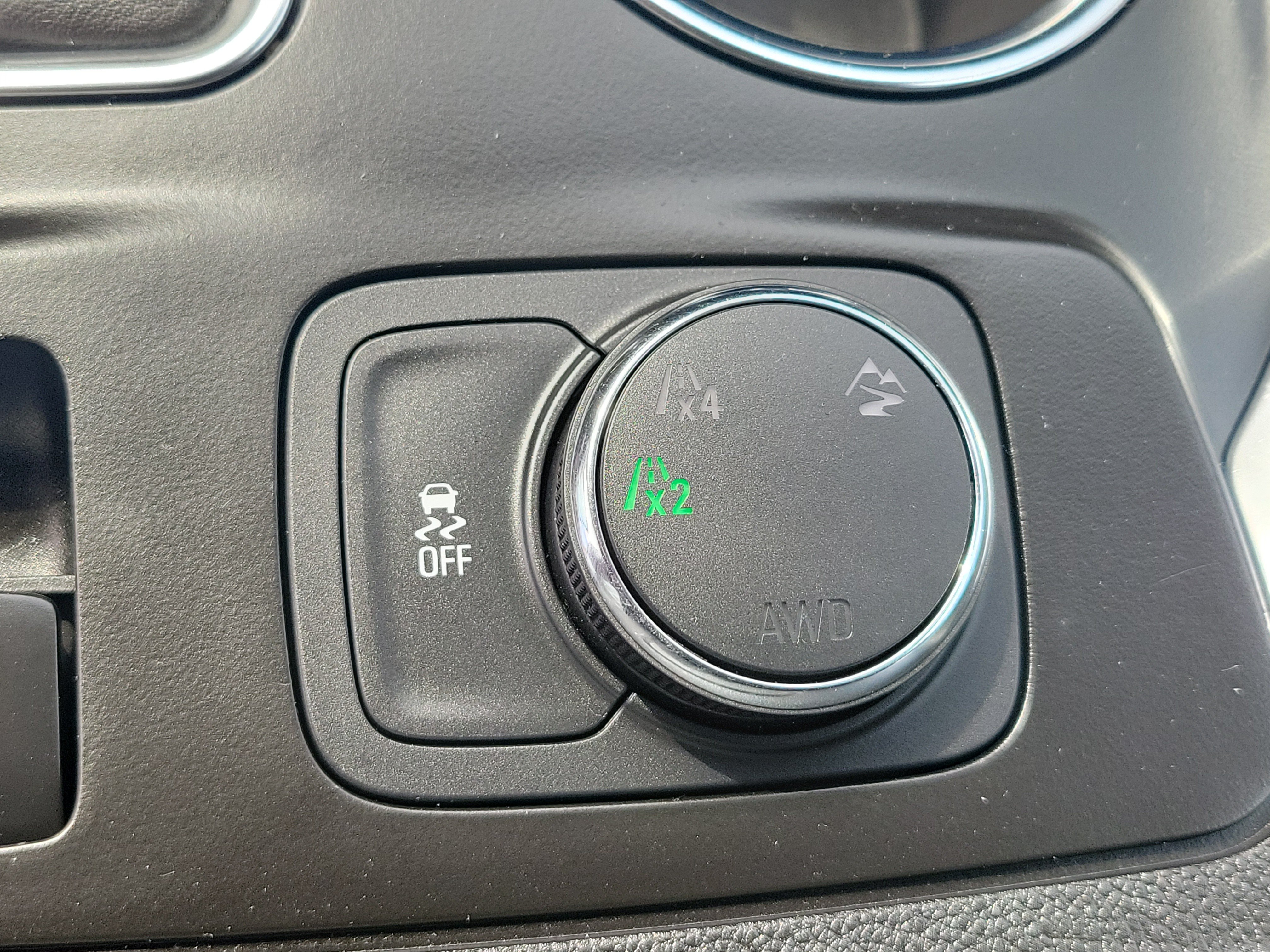 Used 2019 Chevrolet Traverse LT w/ LPO, Floor Liner Package AWD/4WD image 30