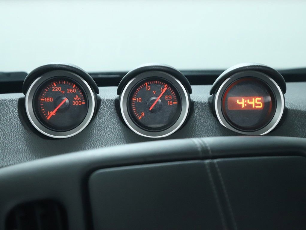 Used 2010 Nissan 370Z Roadster RWD image 27