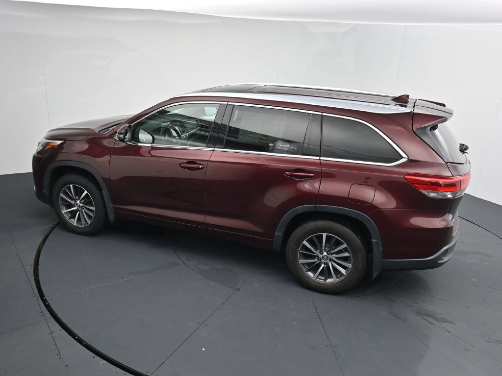 Used 2018 Toyota Highlander XLE AWD/4WD image 27