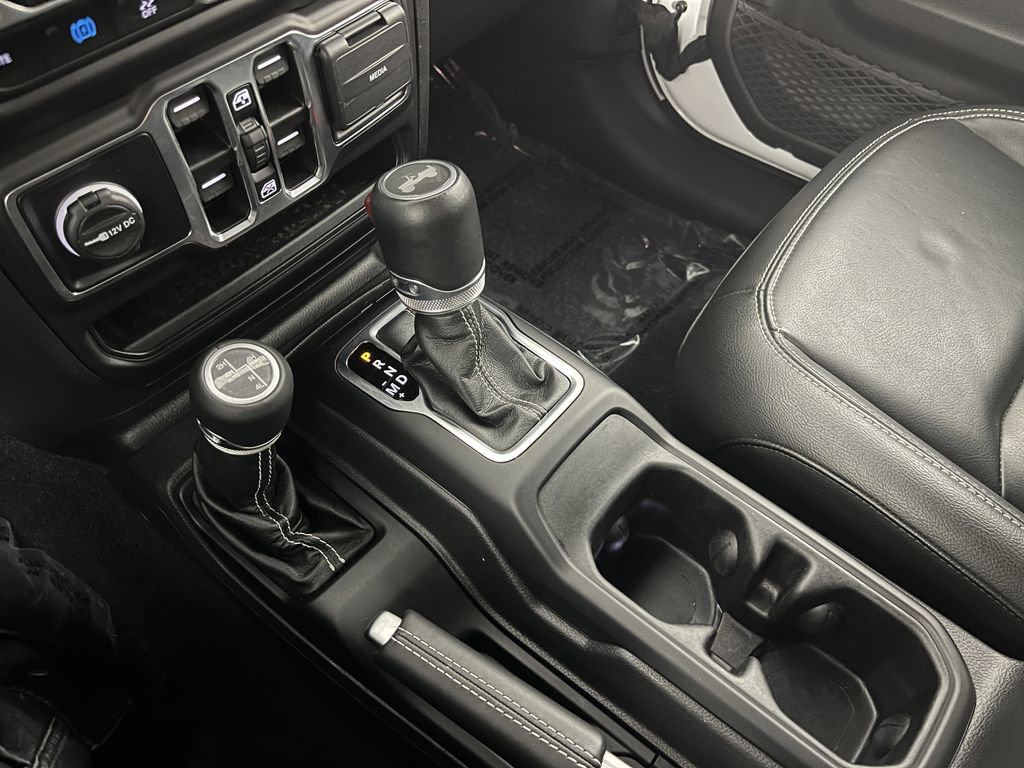 Used 2022 Jeep Wrangler Unlimited Sahara image 24