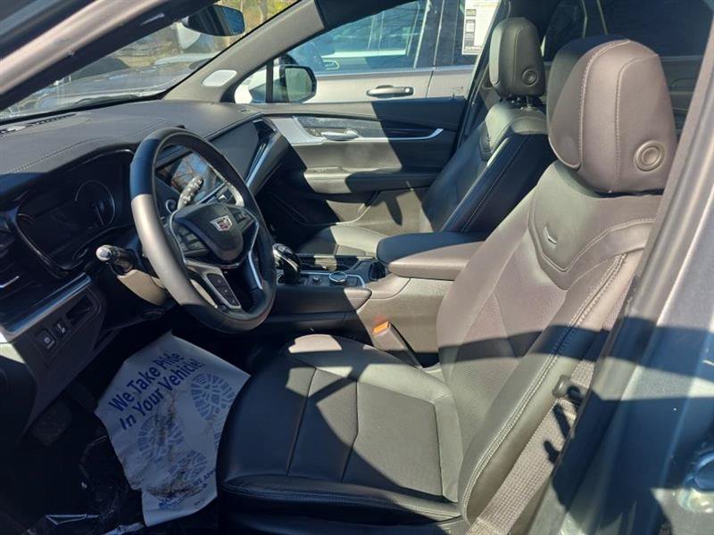 Used 2025 Cadillac XT5 Premium Luxury FWD image 11