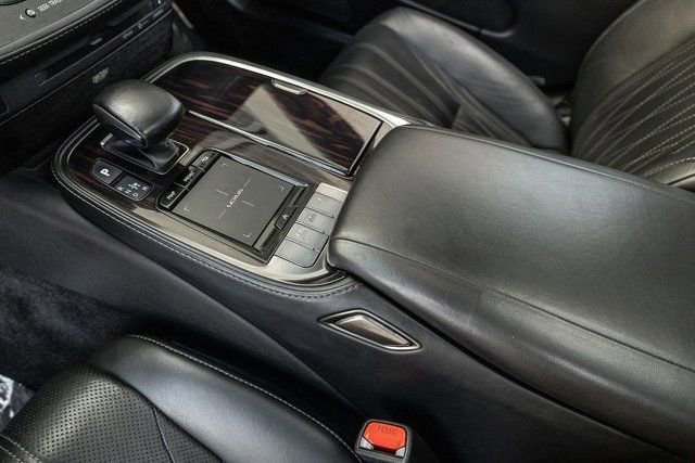 Used 2018 Lexus LS 500h AWD image 11
