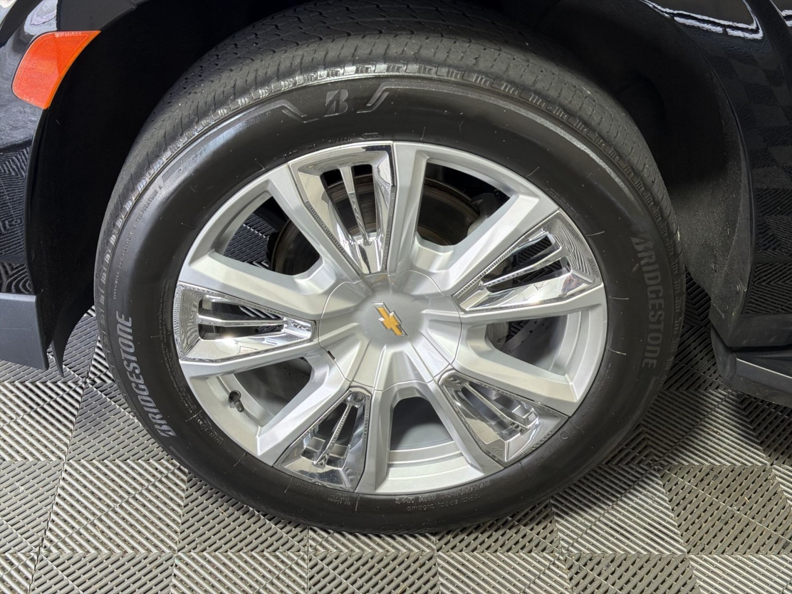 Used 2023 Chevrolet Tahoe High Country AWD/4WD image 12
