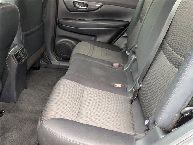 Used 2020 Nissan Rogue SV image 18