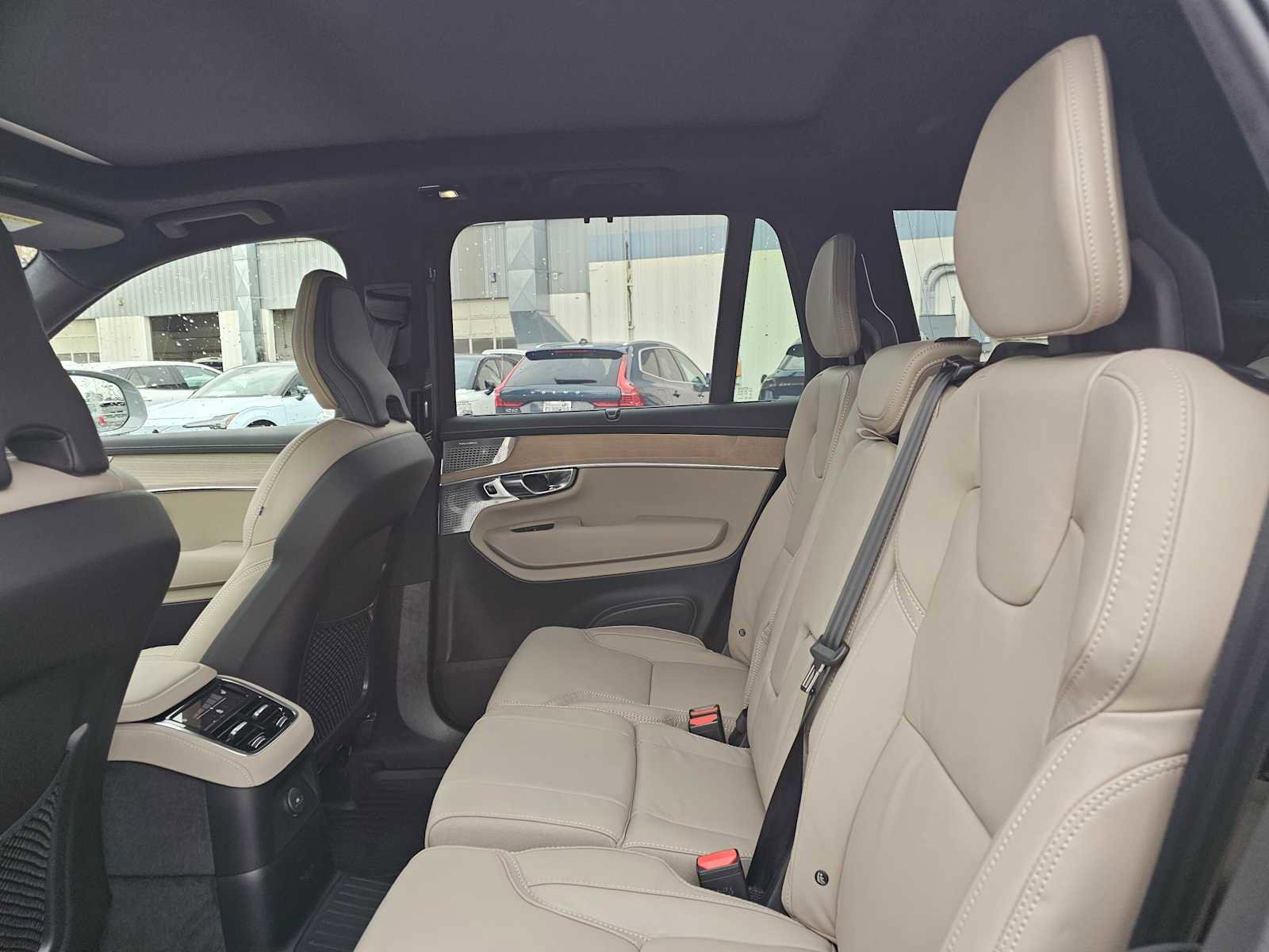 New 2026 Volvo XC90 T8 Ultra w/ Lounge Package image 20
