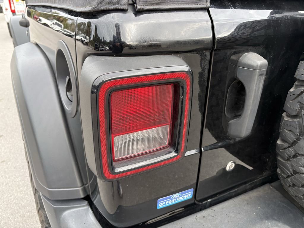 Used 2019 Jeep Wrangler Sport image 16