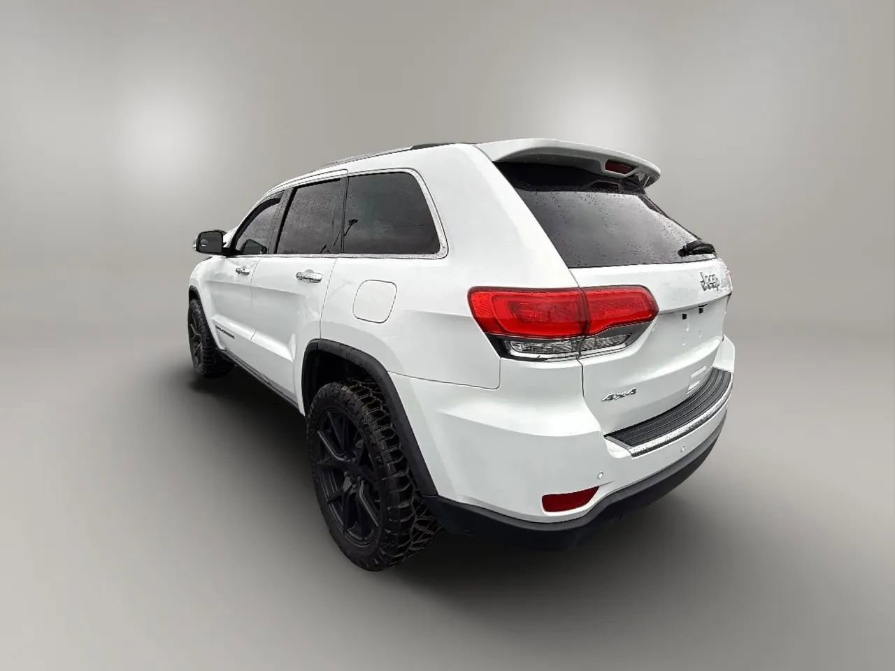 Used 2018 Jeep Grand Cherokee Limited w/ Luxury Group II image 3