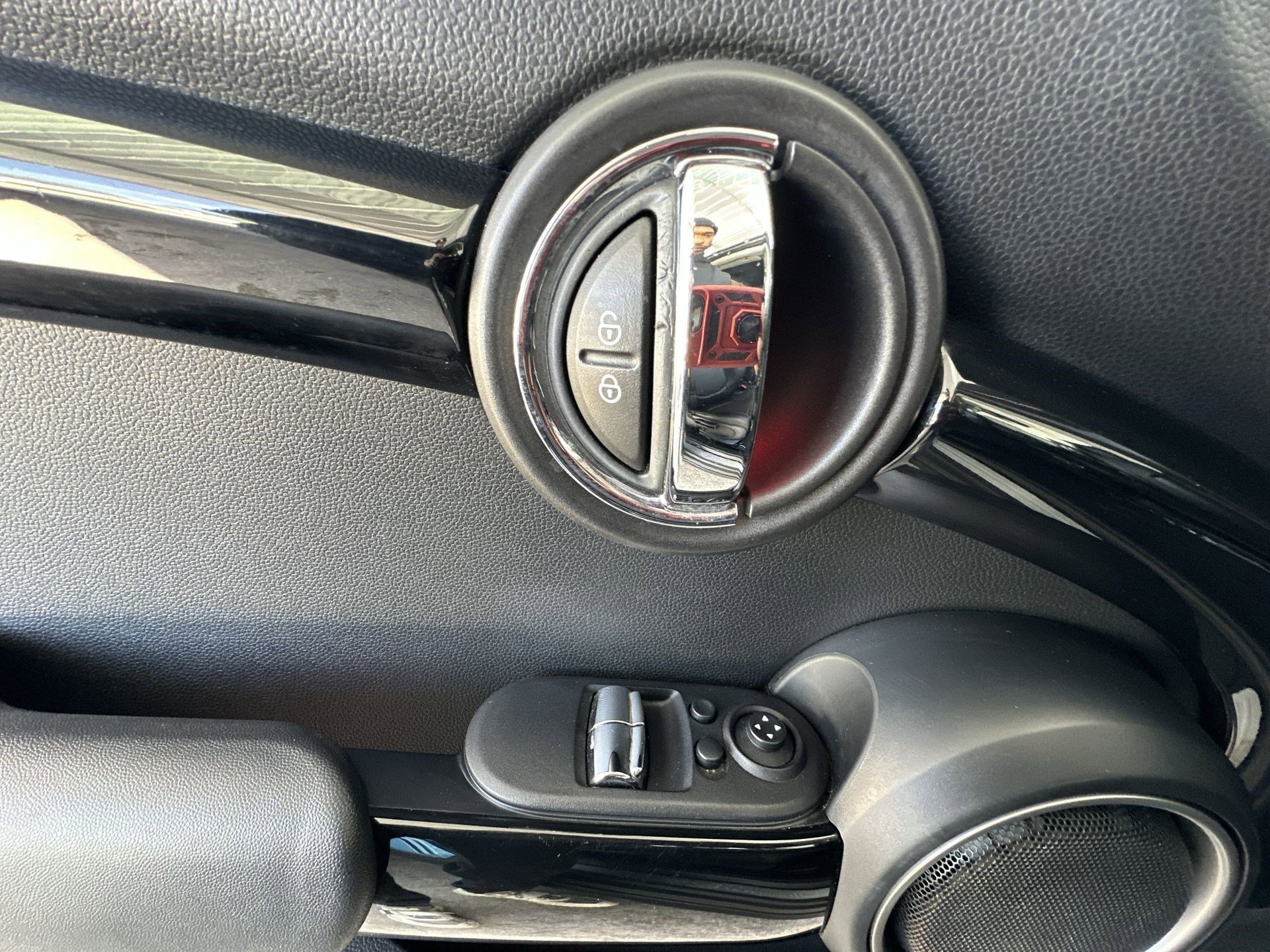 Used 2015 MINI Cooper S image 15