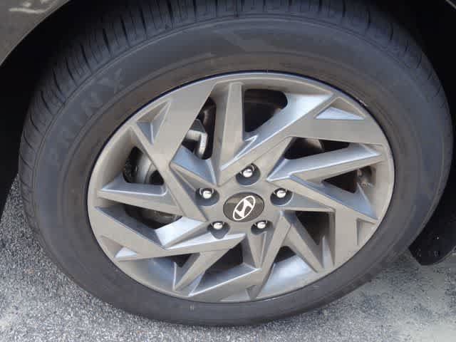 Used 2024 Hyundai Elantra SEL FWD image 10