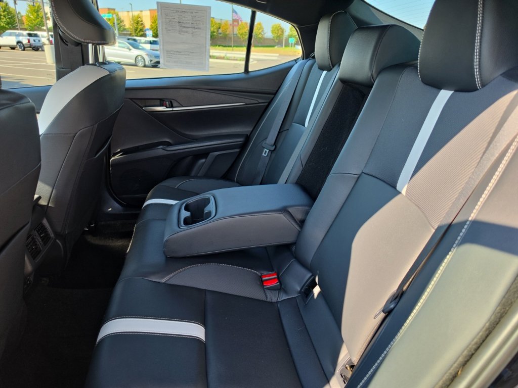 Used 2025 Toyota Camry SE FWD image 18