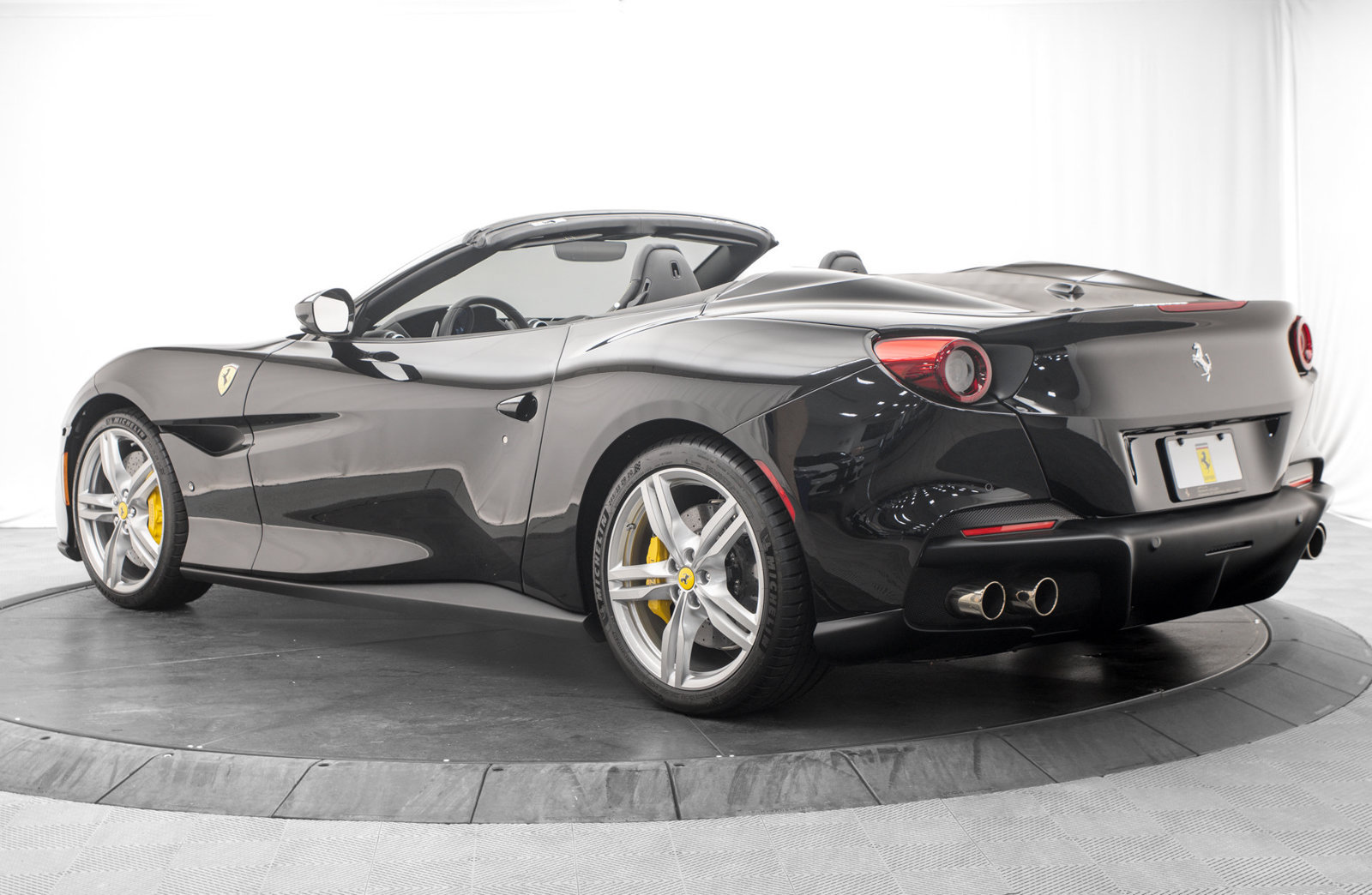 Used 2023 Ferrari Portofino M RWD image 5