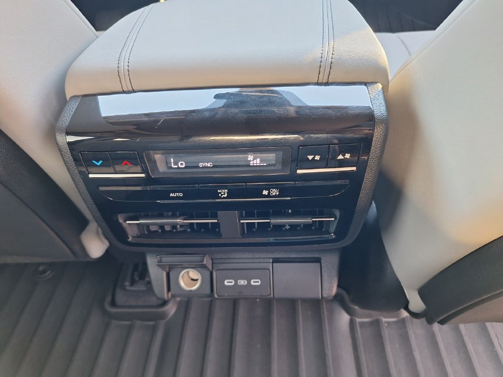Certified 2026 Acura MDX w/ Technology Package FWD image 30