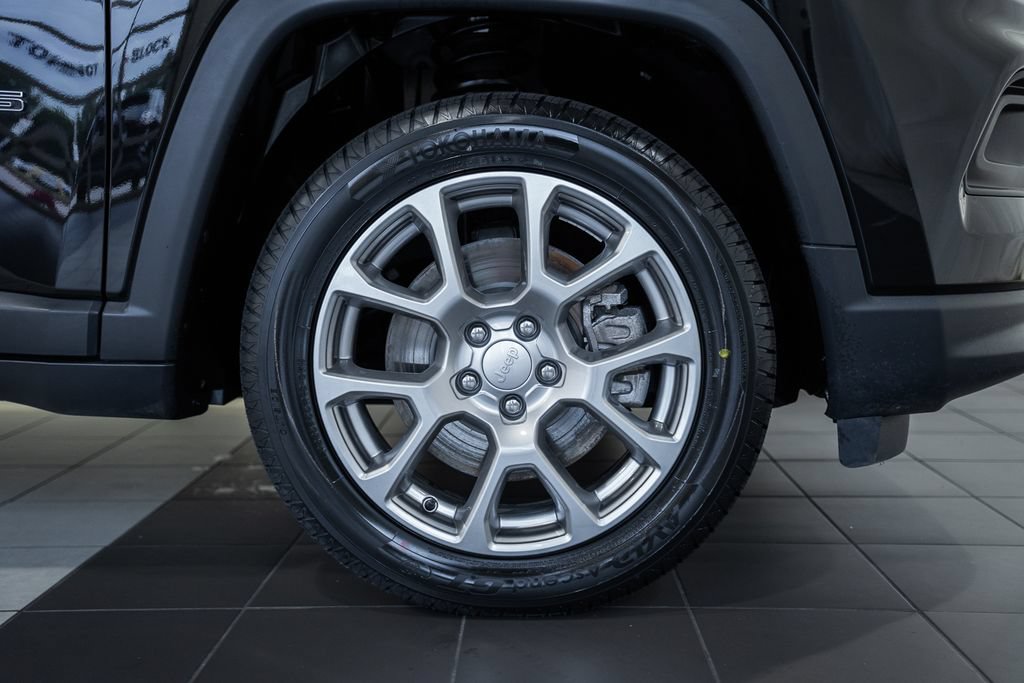 Certified 2023 Jeep Compass Latitude AWD/4WD image 11