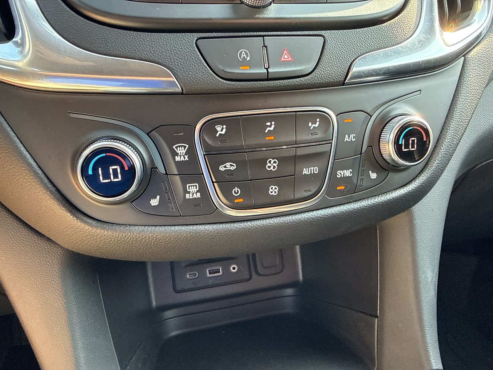 Certified 2024 Chevrolet Equinox LT FWD image 19