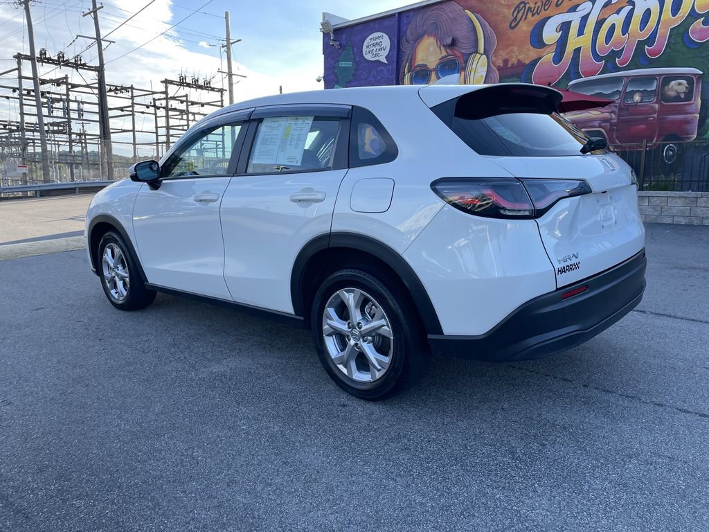 Used 2023 Honda HR-V LX image 3