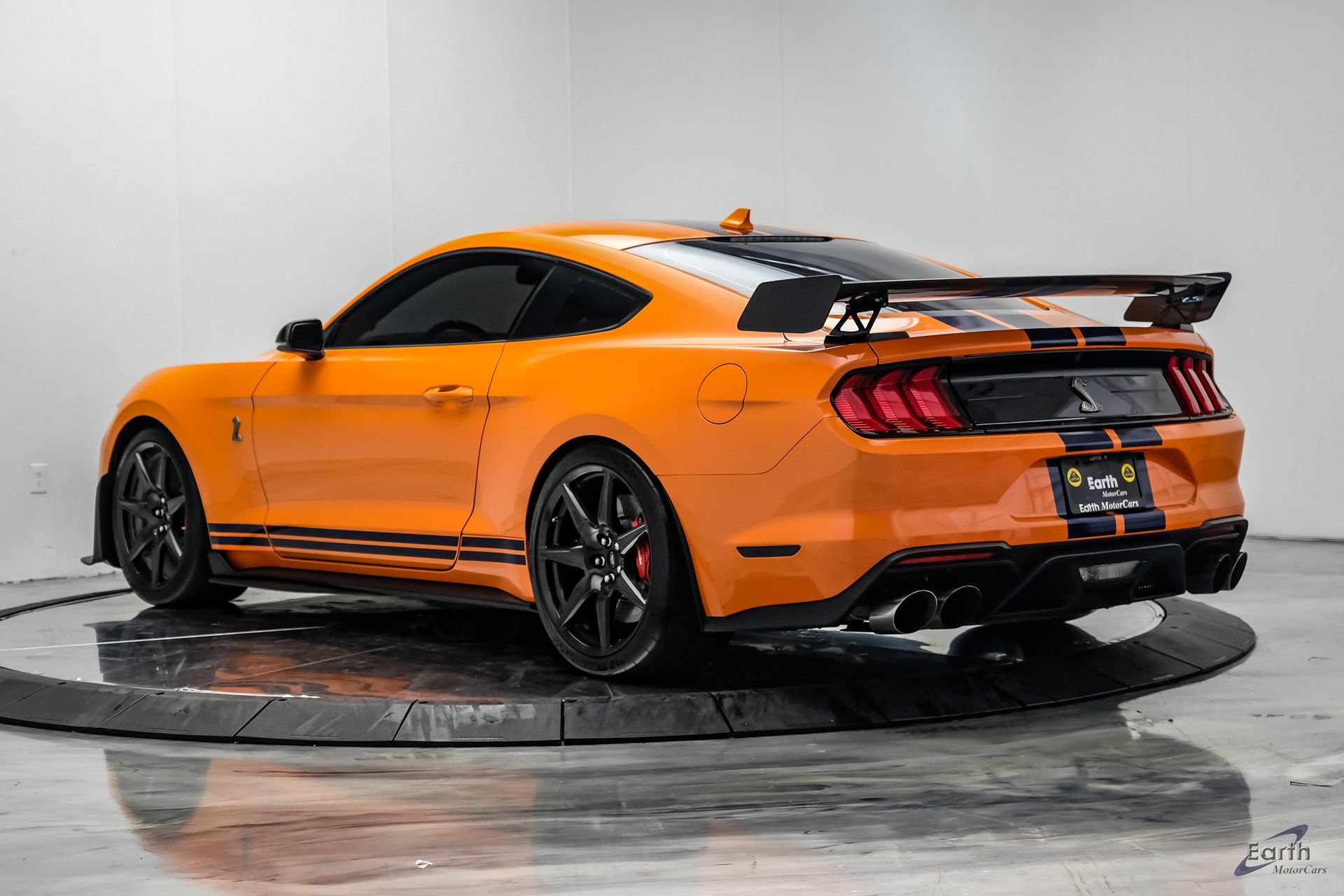 Used 2020 Ford Mustang Shelby GT500 w/ Carbon Fiber Track Pack RWD image 12