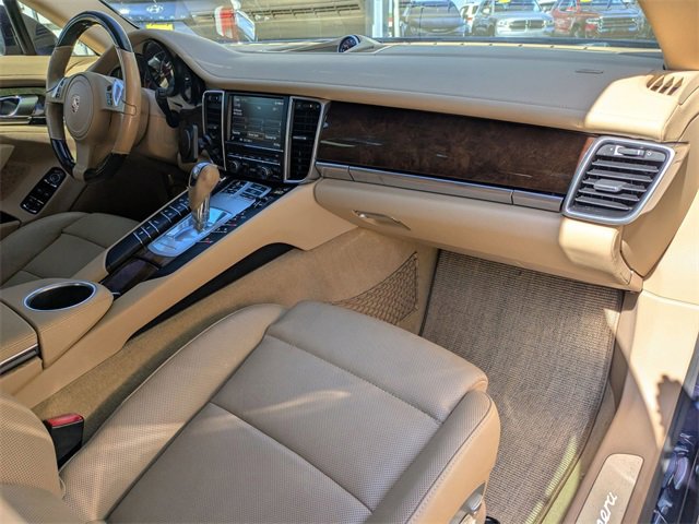Used 2015 Porsche Panamera 4 image 29