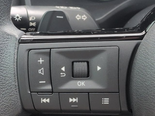 Used 2023 Nissan Rogue SV FWD image 25
