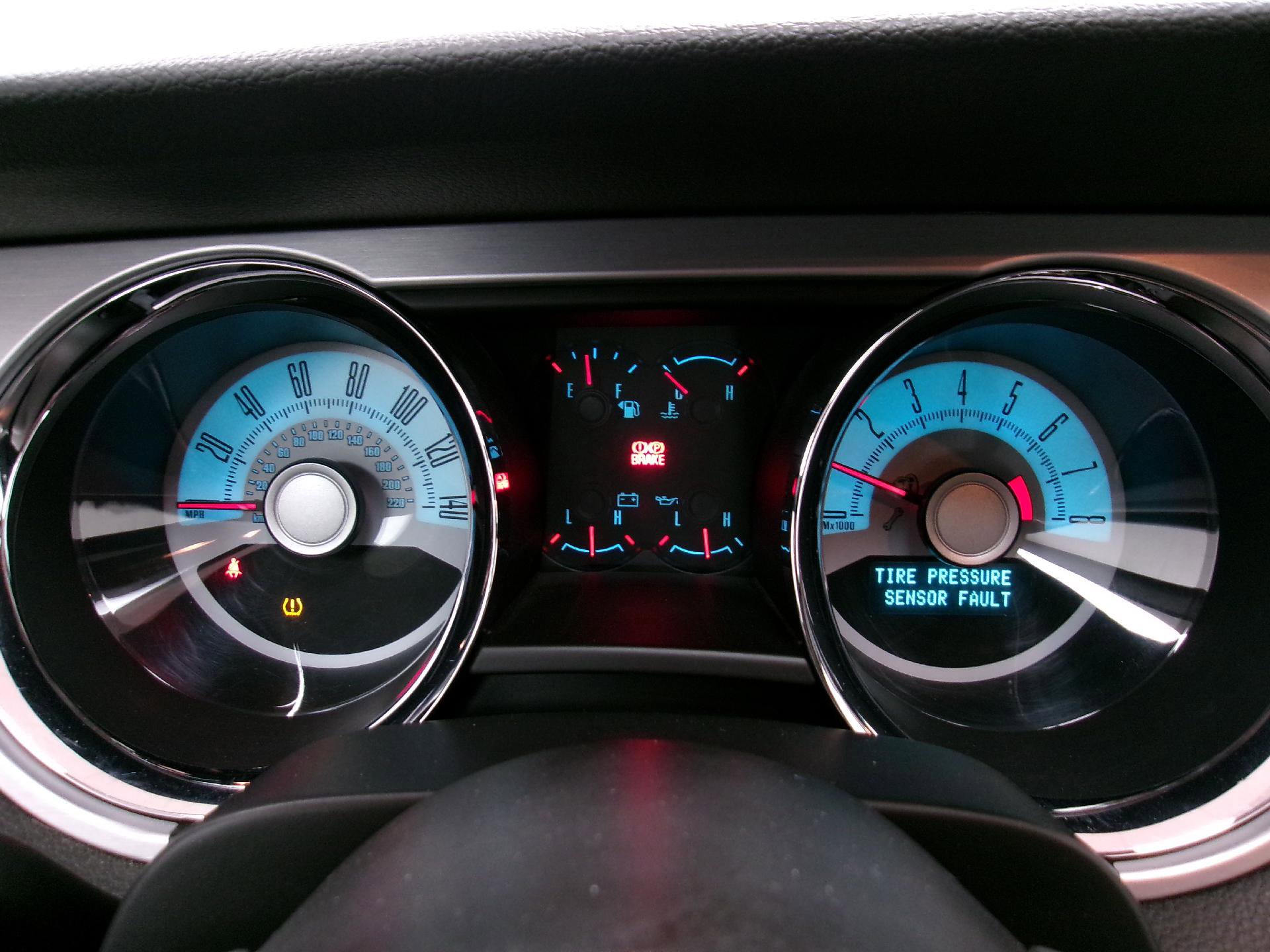 Used 2010 Ford Mustang GT image 5