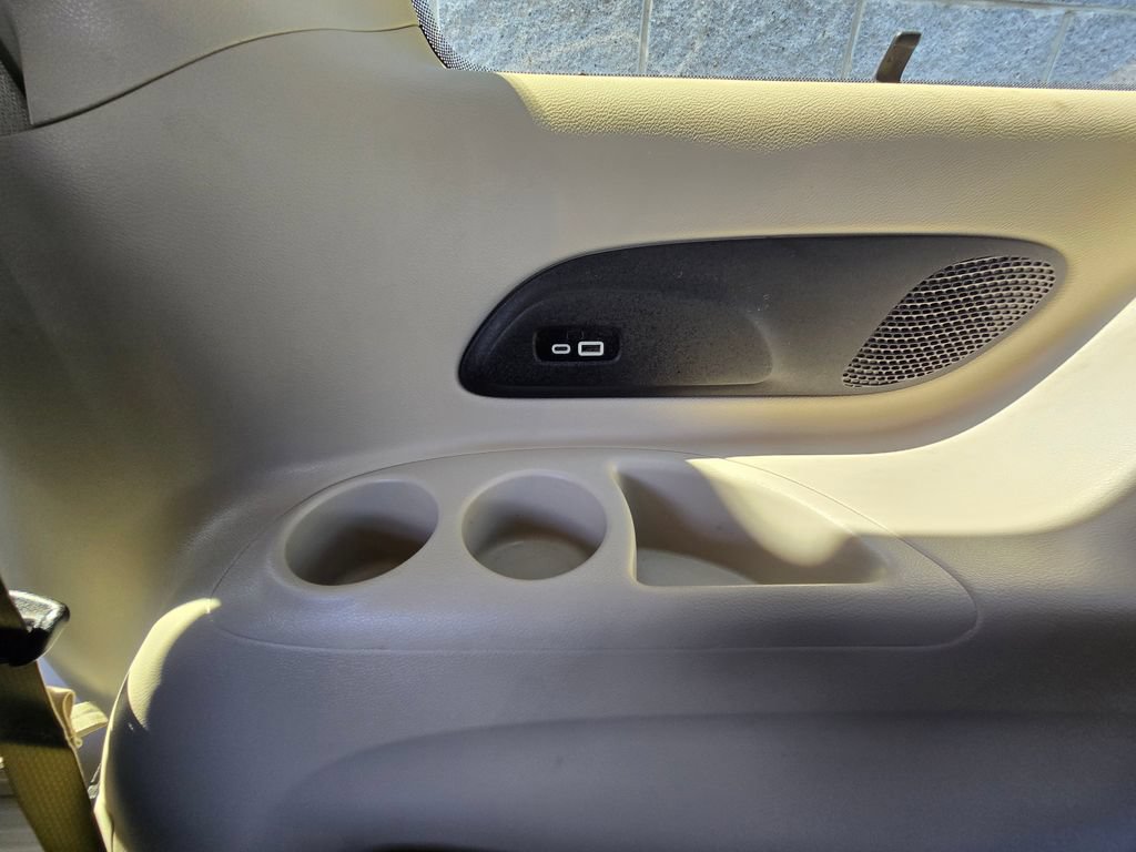 Used 2021 Chrysler Pacifica Touring-L w/ Uconnect Theater Family Group AWD/4WD image 44