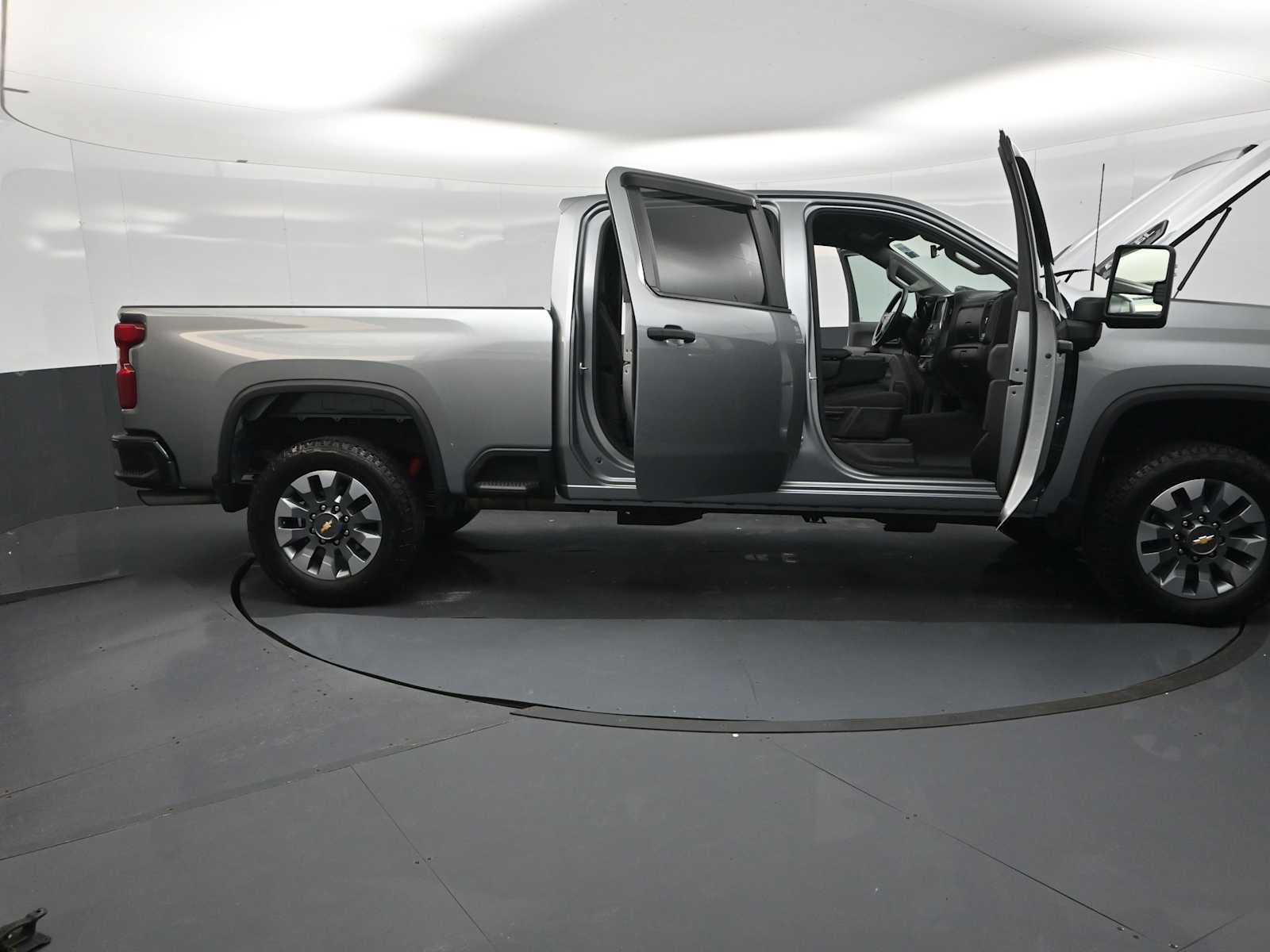 Used 2025 Chevrolet Silverado 2500 Custom AWD/4WD image 28