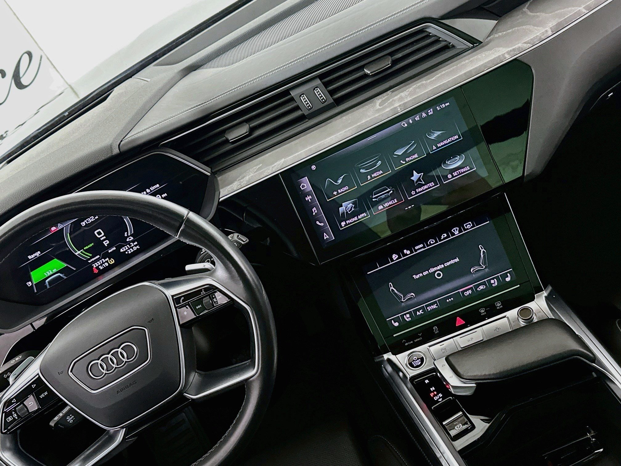 Used 2024 Audi Q8 e-tron Prestige w/ Prestige Package AWD/4WD image 18