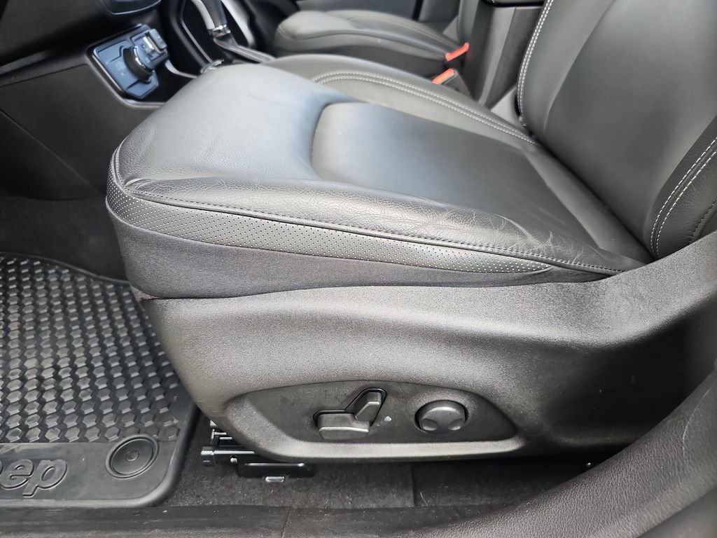 Used 2023 Jeep Renegade Limited AWD/4WD image 18