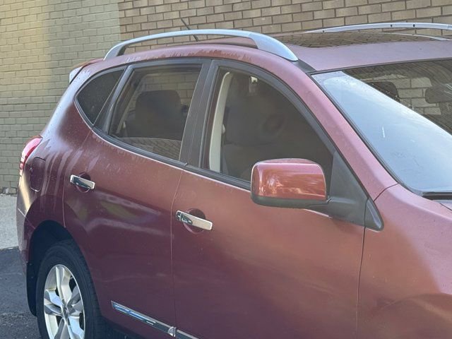 Used 2013 Nissan Rogue SV w/ Premium Pkg AWD/4WD image 3
