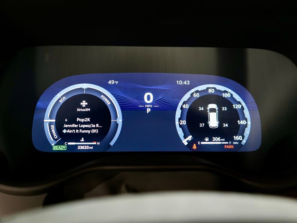 Used 2025 Toyota Sienna XLE Woodland Edition image 16