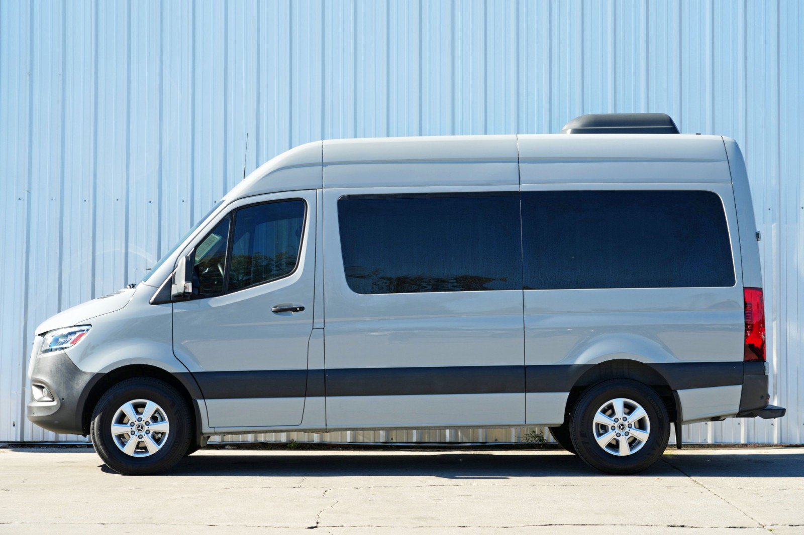 Used 2022 Mercedes-Benz Sprinter 1500 image 9