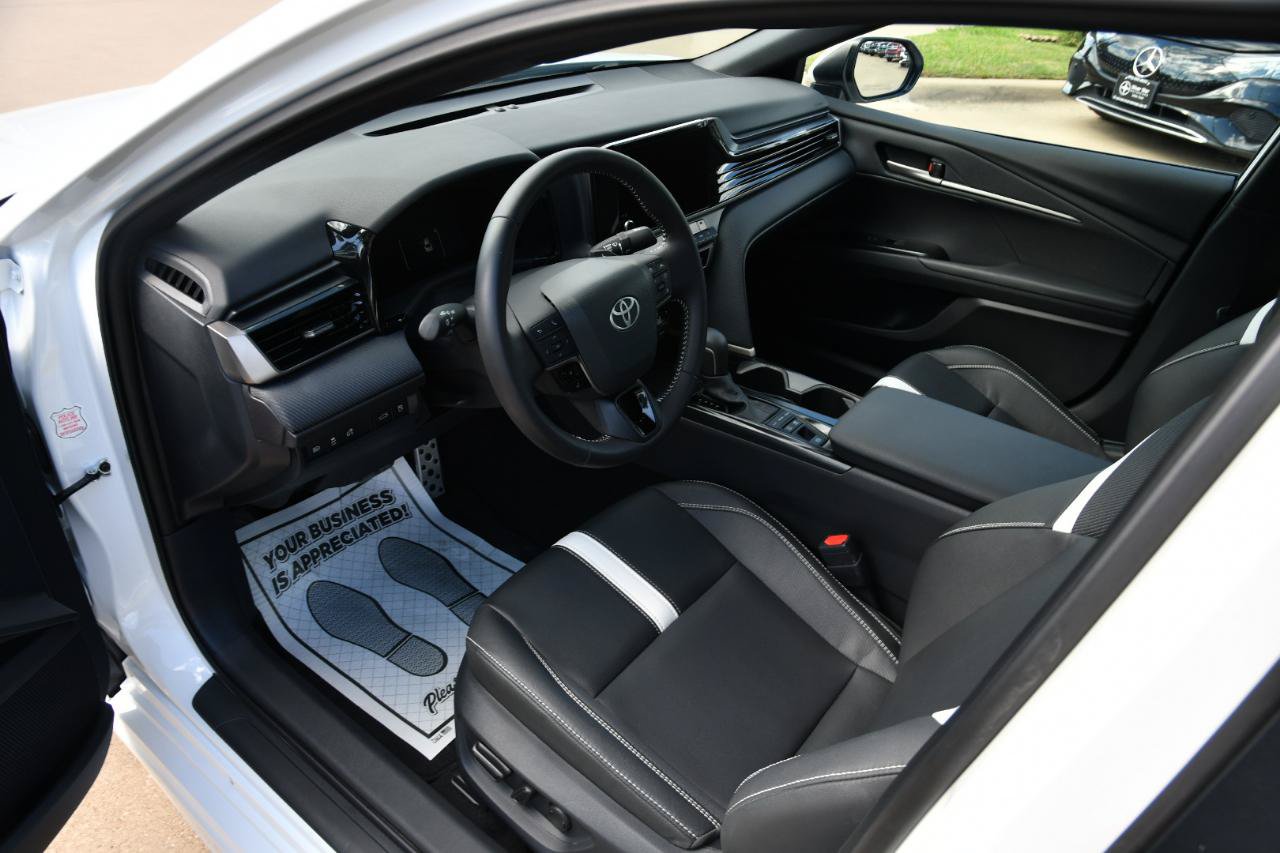 Used 2026 Toyota Camry SE FWD image 10