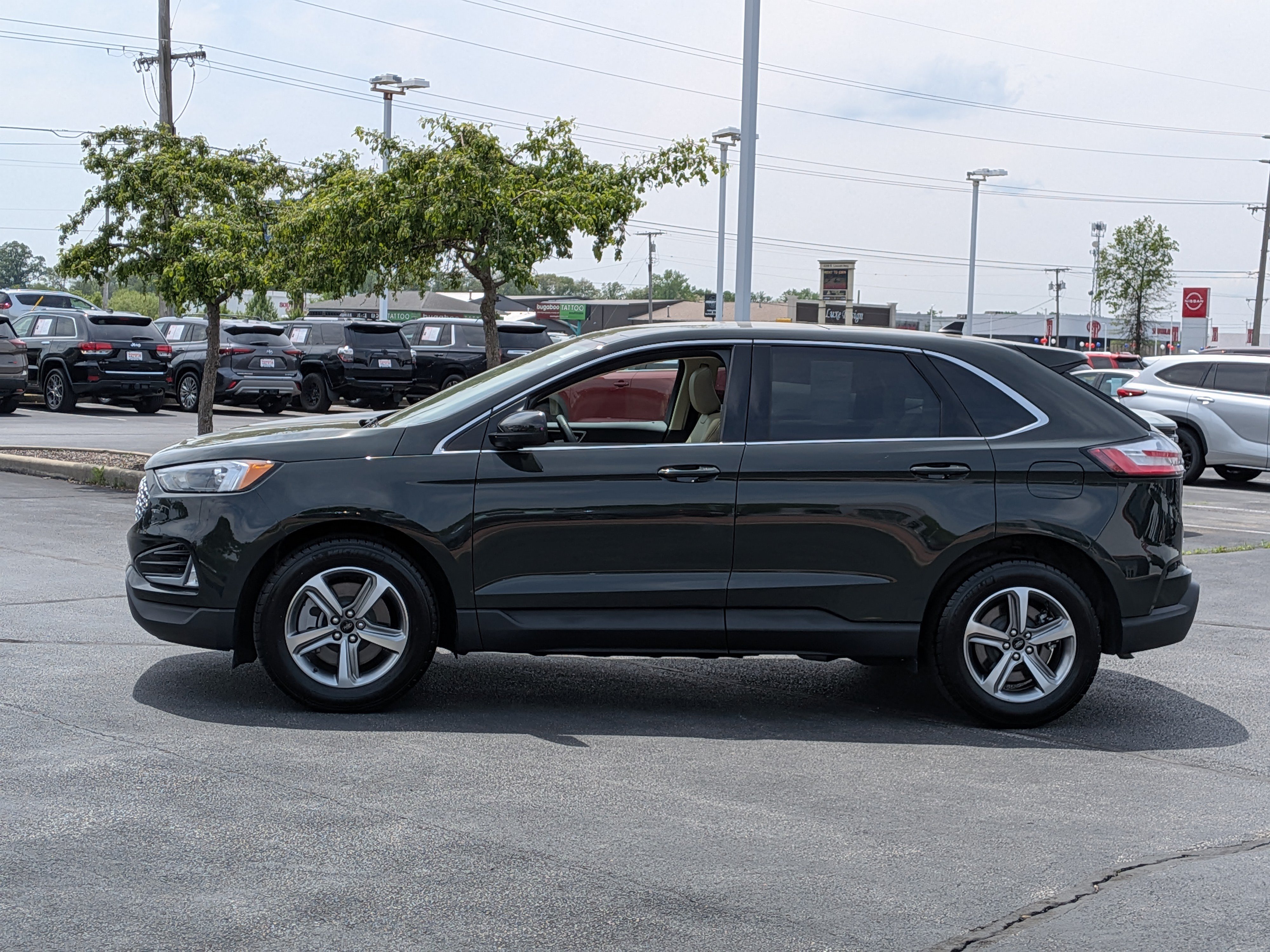 Used 2024 Ford Edge SEL w/ Convenience Package AWD/4WD image 5