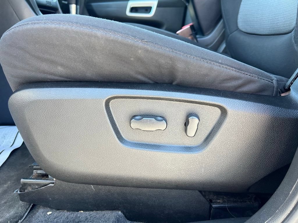 Certified 2013 Chevrolet Captiva Sport LT FWD image 9