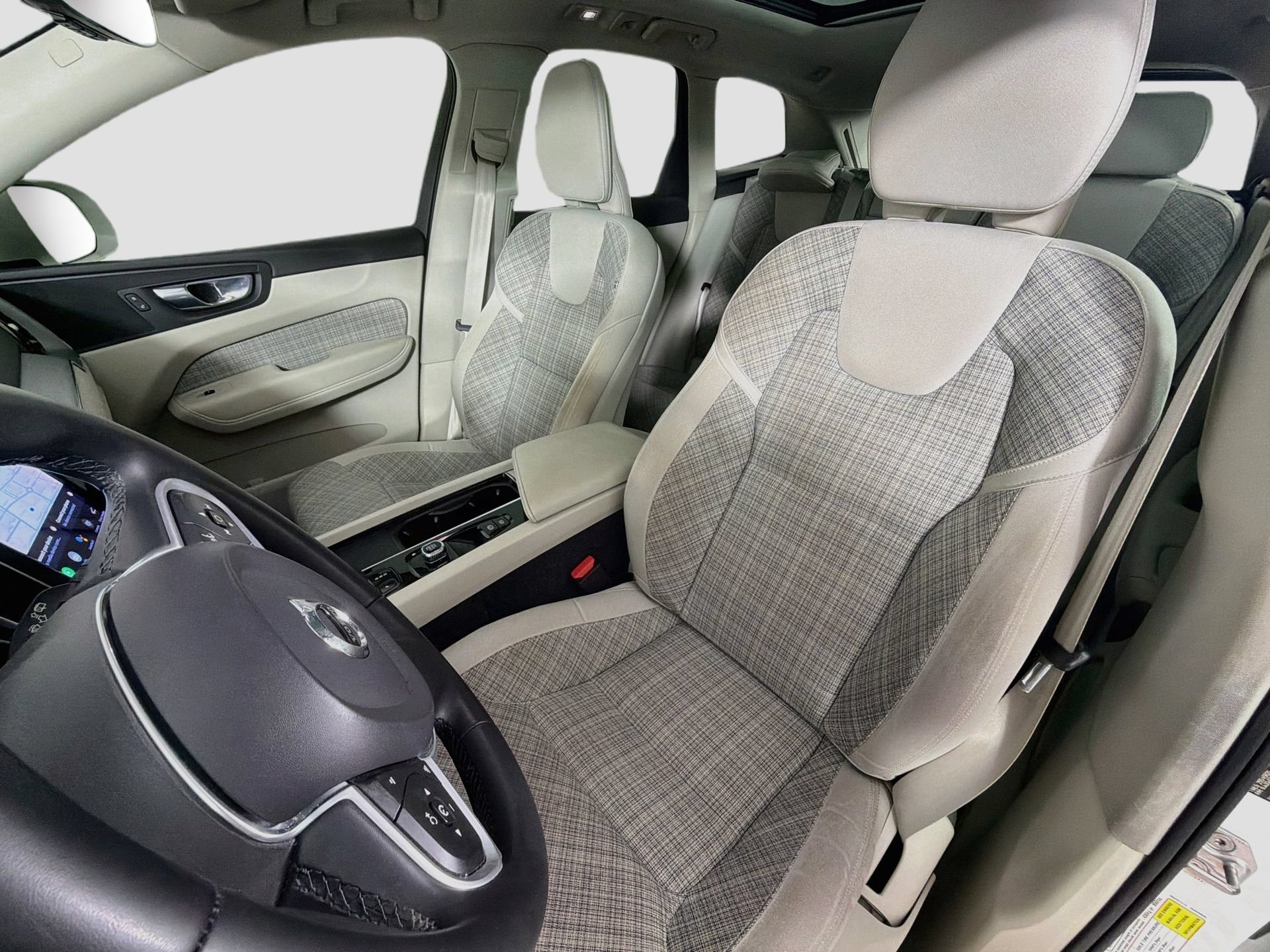 Certified 2022 Volvo XC60 B5 Momentum w/ Advanced Package FWD image 20
