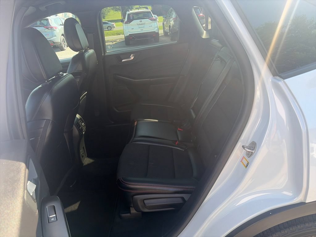 Used 2025 Ford Escape ST-Line Select AWD/4WD image 24